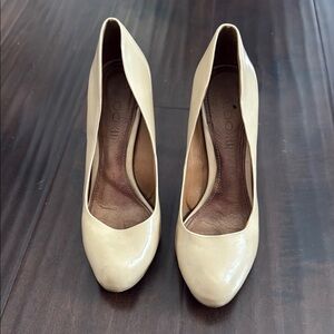 Aldo Cream Heels with Classic Tapered Design